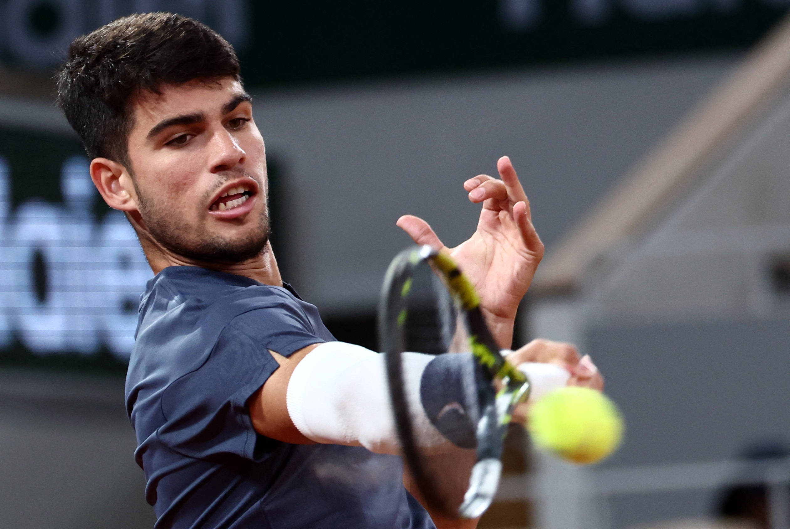 顺带以盖帽 顺带以盖帽